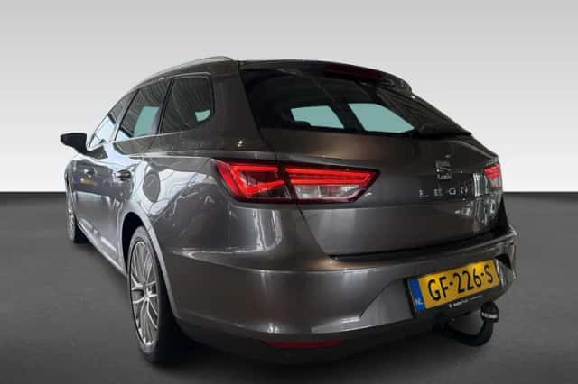 SEAT Leon (2015) thumbnail 3