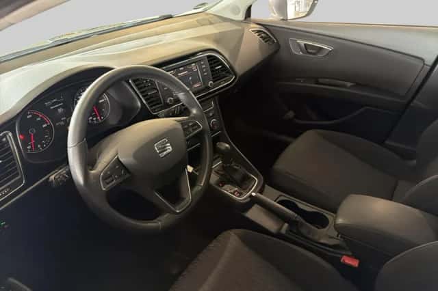 SEAT Leon (2015) thumbnail 4