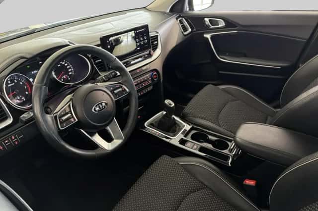 Kia Ceed (2021) thumbnail 4