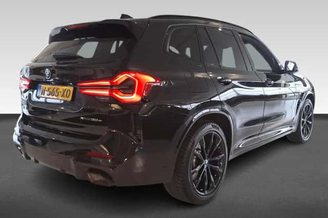 BMW X3 (2022) thumbnail 3