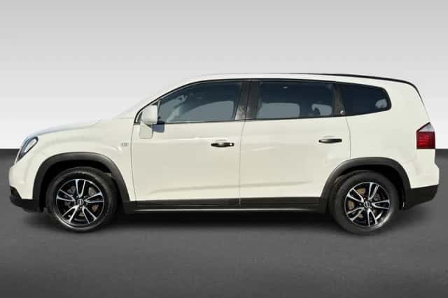 Chevrolet Orlando (2012) thumbnail 2