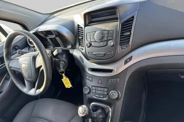 Chevrolet Orlando (2012) thumbnail 5