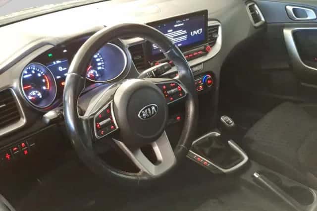 Kia Ceed Sportswagon (2020) thumbnail 4