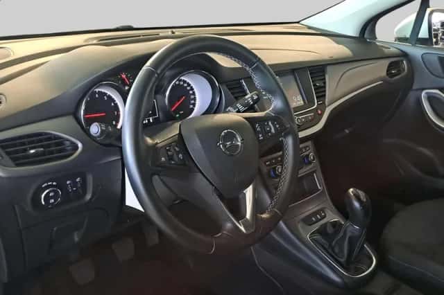 Opel Astra (2019) thumbnail 4