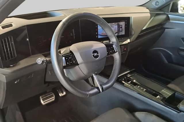Opel Astra (2024) thumbnail 3