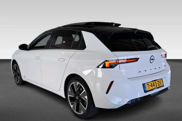 Opel Astra (2023) thumbnail 3
