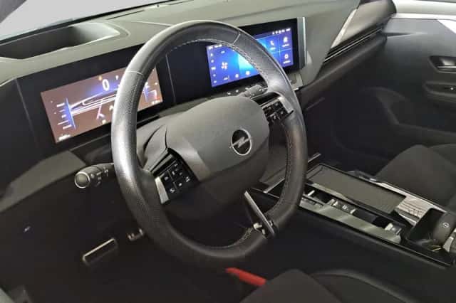 Opel Astra (2023) thumbnail 4