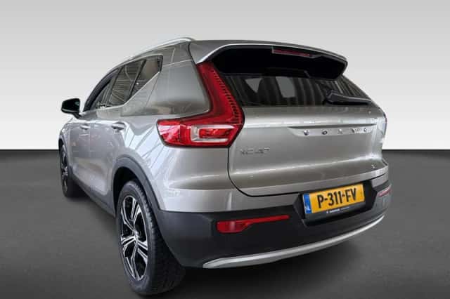 Volvo XC40 (2022) thumbnail 3
