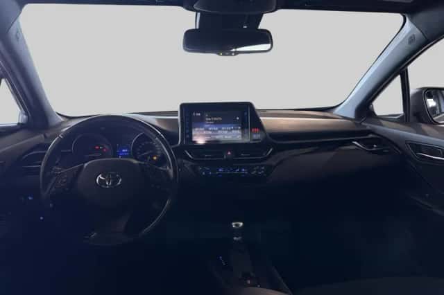 Toyota C-HR (2017) thumbnail 5