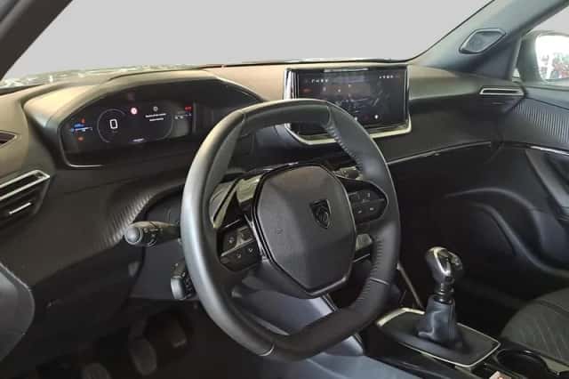 Peugeot 2008 (2024) thumbnail 3