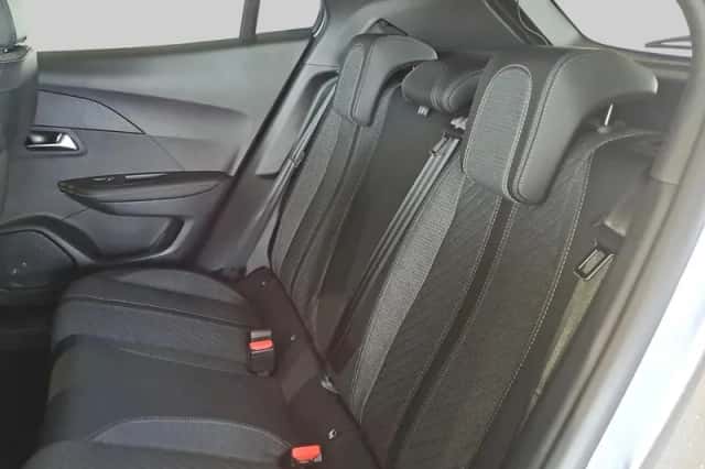 Peugeot 2008 (2024) thumbnail 5