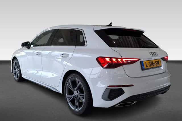 Audi A3 (2021) thumbnail 3