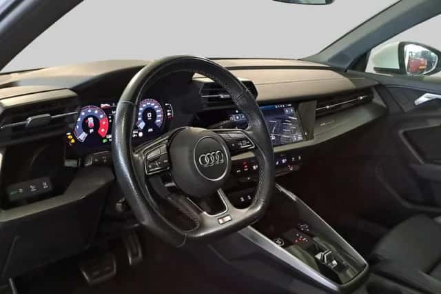 Audi A3 (2021) thumbnail 4