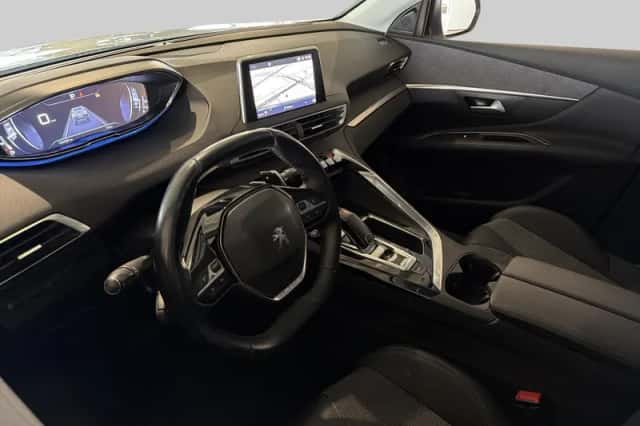 Peugeot 3008 (2020) thumbnail 4