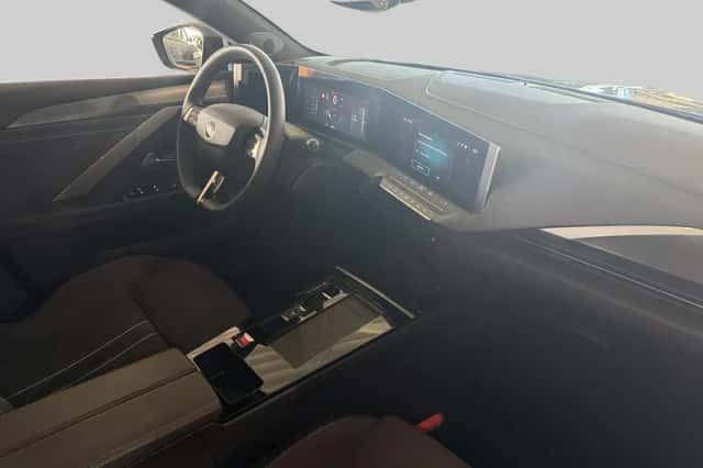 Opel Astra (2025) thumbnail 1