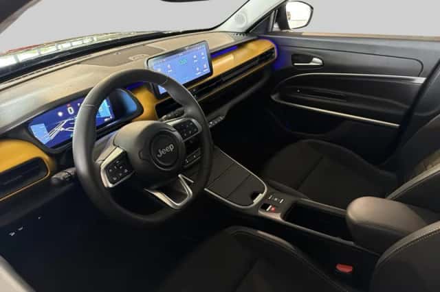 Jeep Avenger (2024) thumbnail 4
