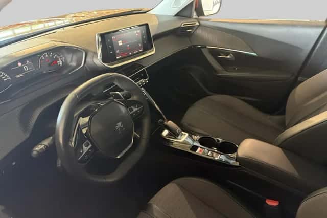 Peugeot 2008 (2021) thumbnail 4