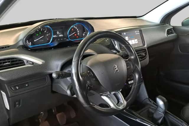 Peugeot 2008 (2018) thumbnail 5