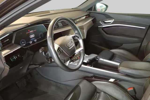 Audi e-tron (2020) thumbnail 5