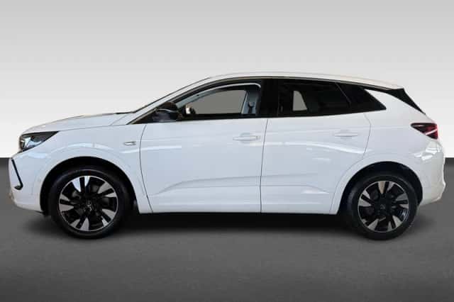 Opel Grandland (2023) thumbnail 2