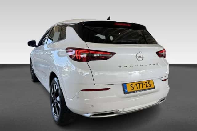 Opel Grandland (2023) thumbnail 3