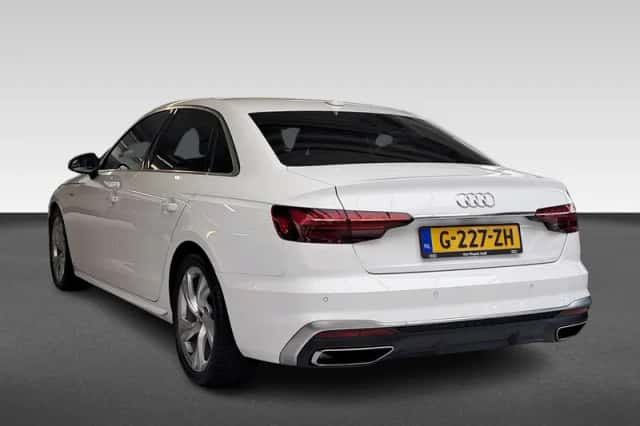 Audi A4 (2020) thumbnail 3