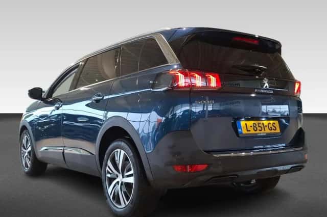 Peugeot 5008 (2021) thumbnail 2