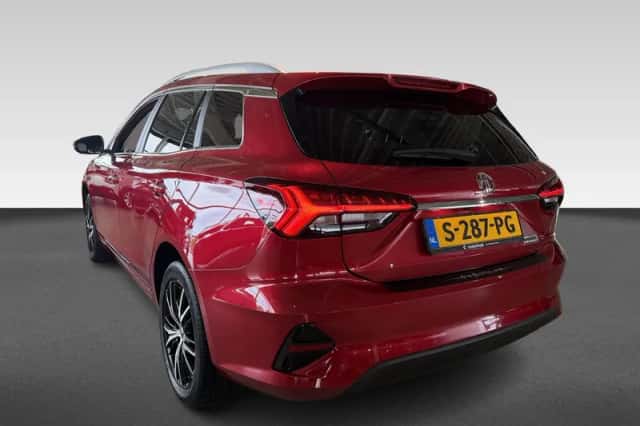MG MG5 (2022) thumbnail 3
