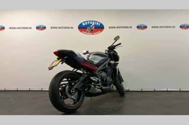 TRIUMPH STREET (2020) thumbnail 5