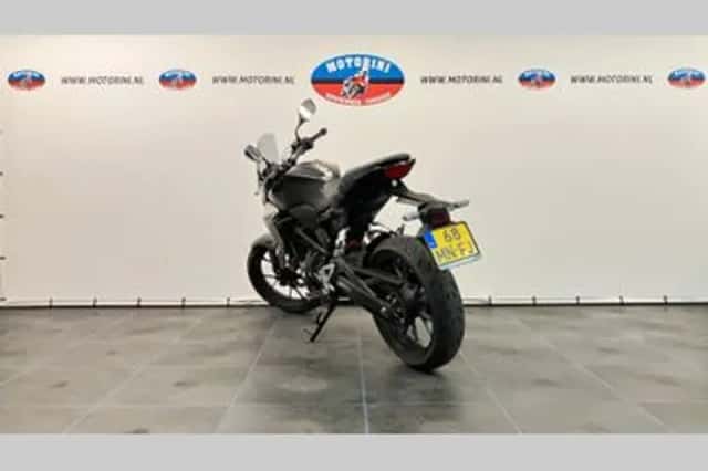 Honda CB (2020) thumbnail 2