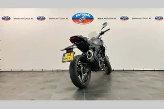 Honda CB (2020) thumbnail 3