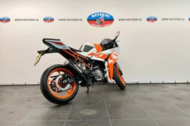 KTM RC (2023) thumbnail 6
