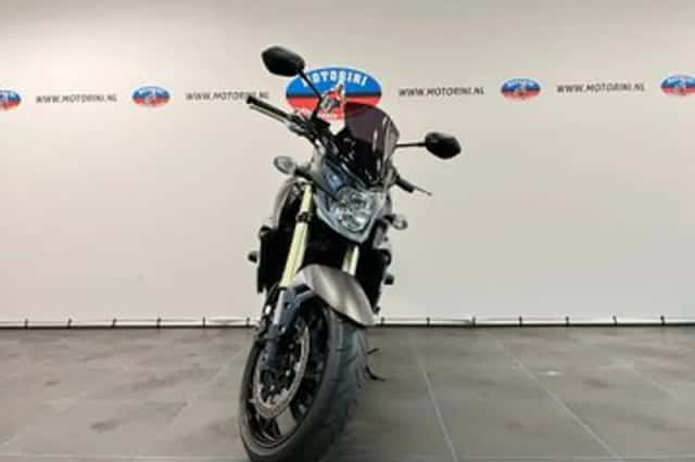 Suzuki GSR (2015) thumbnail 6