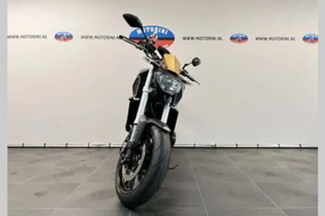 YAMAHA MT (2014) thumbnail 3