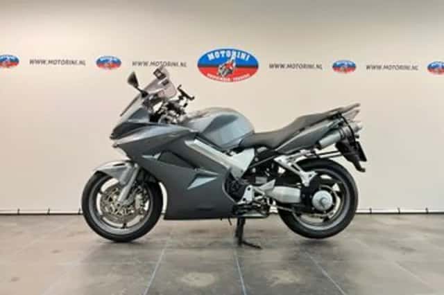 Honda VFR (2008) thumbnail 2