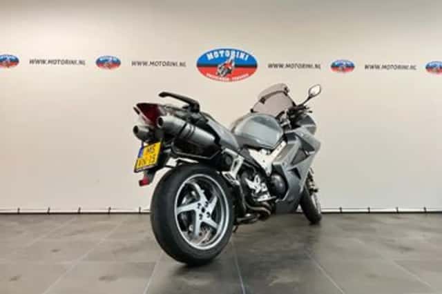 Honda VFR (2008) thumbnail 6