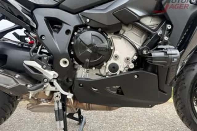 BMW S (2023) thumbnail 5