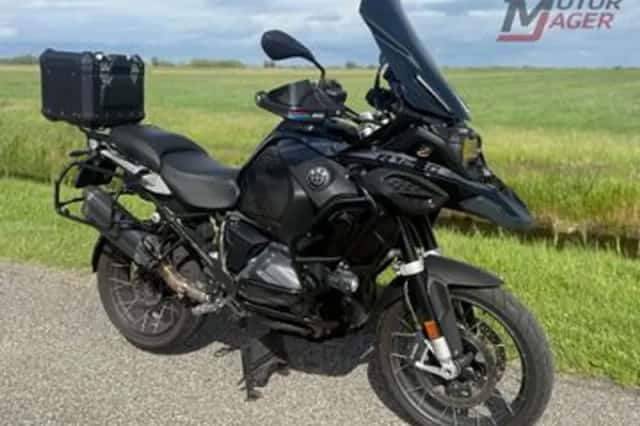 BMW R (2022) thumbnail 2