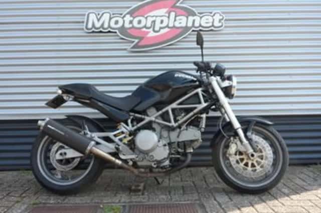 DUCATI MONSTER (2004) thumbnail 1