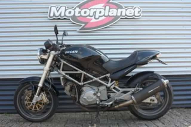 DUCATI MONSTER (2004) thumbnail 2