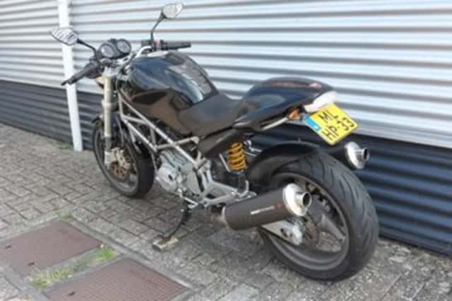 DUCATI MONSTER (2004) thumbnail 3