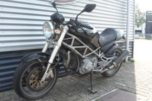 DUCATI MONSTER (2004) thumbnail 4