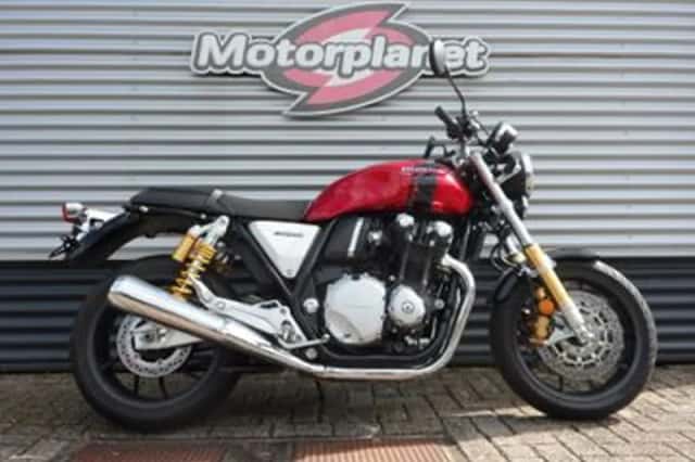 Honda CB1100RS (2018) thumbnail 1
