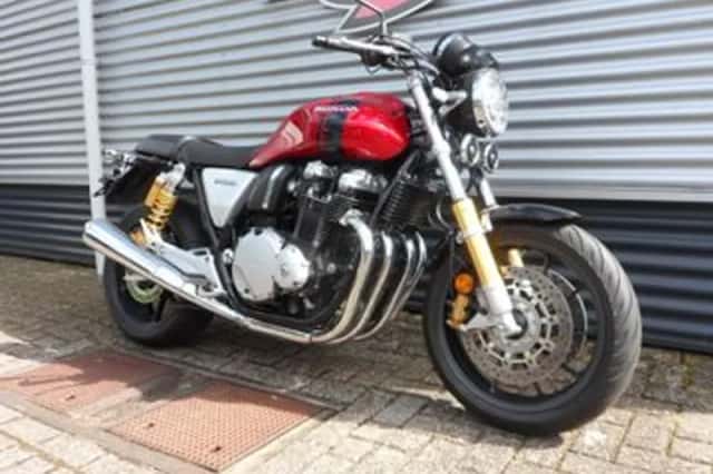 Honda CB1100RS (2018) thumbnail 3