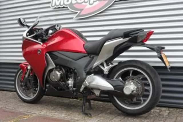 Honda VFR (2010) thumbnail 4