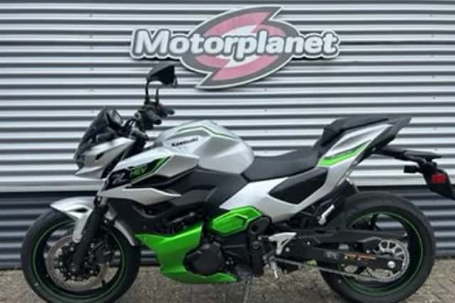 KAWASAKI NINJA (2024) thumbnail 2