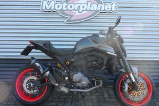 DUCATI MONSTER (2021) thumbnail 1