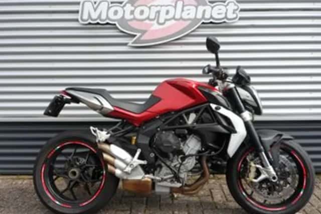 MV AGUSTA BRUTALE 800 (2015) thumbnail 1