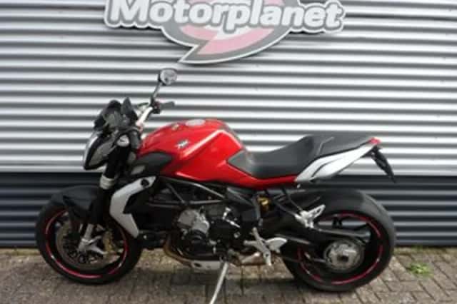 MV AGUSTA BRUTALE 800 (2015) thumbnail 2