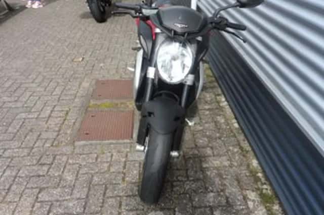 MV AGUSTA BRUTALE 800 (2015) thumbnail 6